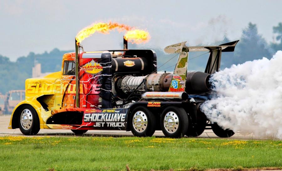  Peterbilt ShockWave Jet Truck 2006 года  (фото 1 из 13)
